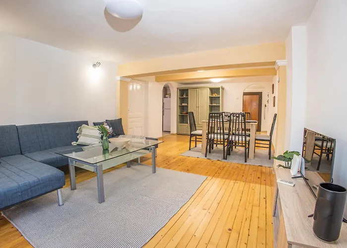 公寓 2bd In Heart Of Top Location *